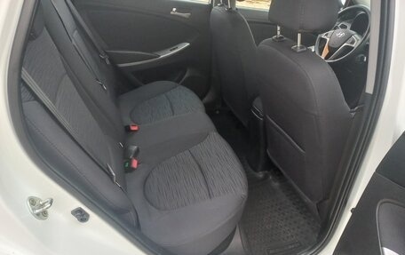 Hyundai Solaris II рестайлинг, 2015 год, 1 330 000 рублей, 27 фотография