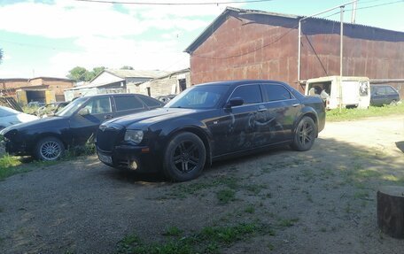 Chrysler 300C II, 2004 год, 800 000 рублей, 3 фотография