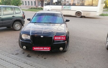 Chrysler 300C II, 2004 год, 800 000 рублей, 5 фотография