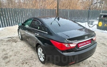 Hyundai Sonata VI, 2010 год, 950 000 рублей, 1 фотография
