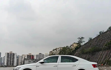 Skoda Superb III рестайлинг, 2022 год, 1 735 100 рублей, 4 фотография