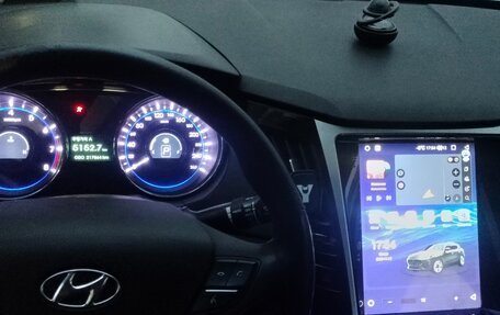 Hyundai Sonata VI, 2010 год, 950 000 рублей, 8 фотография