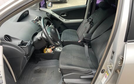 Toyota Yaris III рестайлинг, 2008 год, 700 000 рублей, 5 фотография