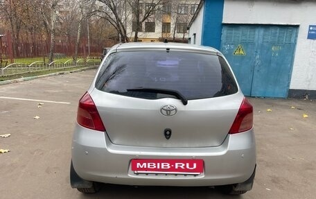 Toyota Yaris III рестайлинг, 2008 год, 700 000 рублей, 4 фотография