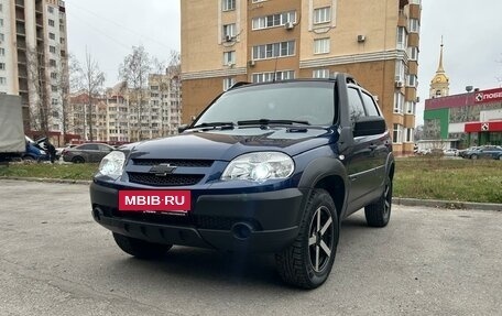 Chevrolet Niva I рестайлинг, 2018 год, 850 000 рублей, 2 фотография