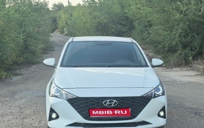 Hyundai Solaris II рестайлинг, 2020 год, 900 000 рублей, 1 фотография