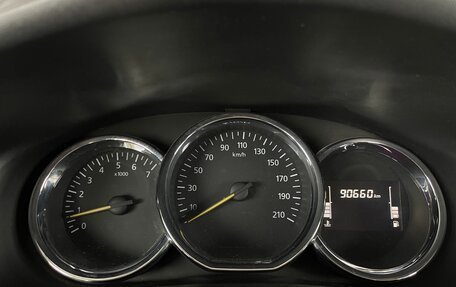 Renault Logan II, 2019 год, 925 000 рублей, 10 фотография