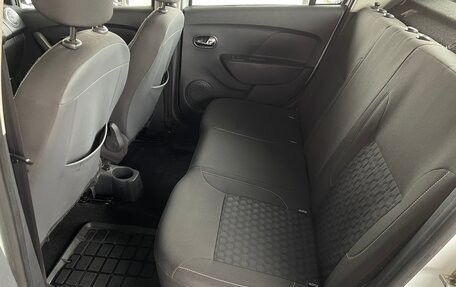 Renault Logan II, 2019 год, 925 000 рублей, 18 фотография