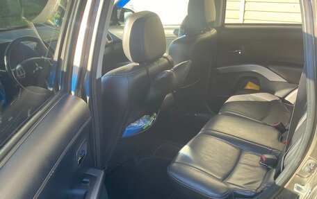 Mitsubishi Outlander III рестайлинг 3, 2010 год, 1 070 000 рублей, 3 фотография