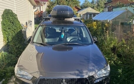 Mitsubishi Outlander III рестайлинг 3, 2010 год, 1 070 000 рублей, 2 фотография