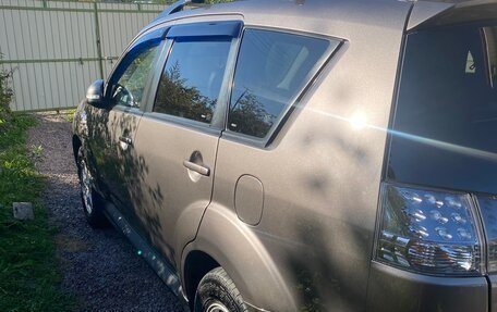 Mitsubishi Outlander III рестайлинг 3, 2010 год, 1 070 000 рублей, 10 фотография