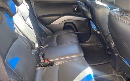 Mitsubishi Outlander III рестайлинг 3, 2010 год, 1 070 000 рублей, 6 фотография