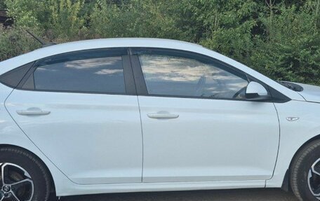 Hyundai Solaris II рестайлинг, 2020 год, 900 000 рублей, 2 фотография