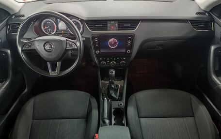 Skoda Octavia, 2018 год, 1 799 000 рублей, 9 фотография