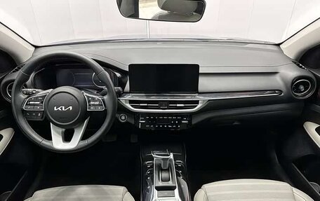 KIA K3, 2023 год, 1 945 965 рублей, 9 фотография