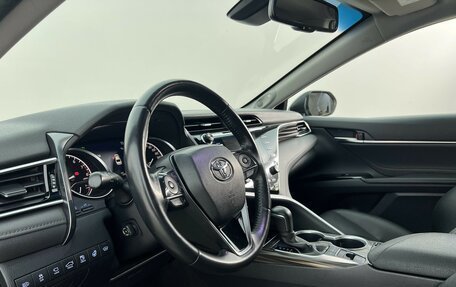 Toyota Camry, 2020 год, 2 950 000 рублей, 10 фотография