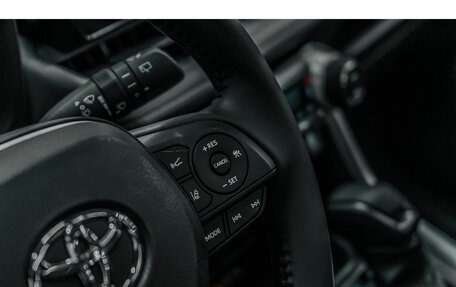 Toyota RAV4, 2025 год, 4 770 000 рублей, 26 фотография