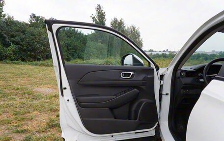 Honda Vezel, 2025 год, 2 279 001 рублей, 24 фотография