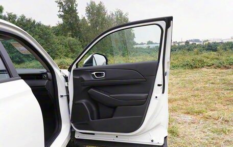 Honda Vezel, 2025 год, 2 279 001 рублей, 22 фотография