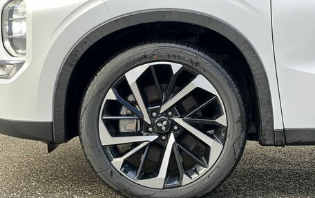 Mitsubishi Outlander, 2023 год, 3 650 000 рублей, 8 фотография