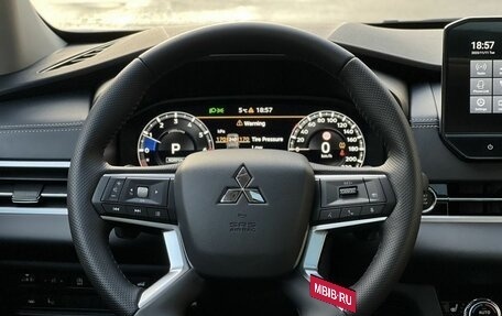 Mitsubishi Outlander, 2023 год, 3 650 000 рублей, 20 фотография