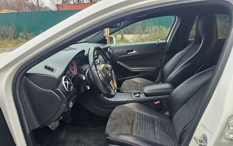 Mercedes-Benz A-Класс, 2015 год, 1 390 000 рублей, 4 фотография