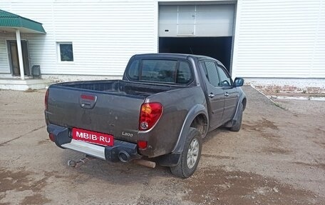Mitsubishi L200 IV рестайлинг, 2012 год, 1 000 000 рублей, 4 фотография