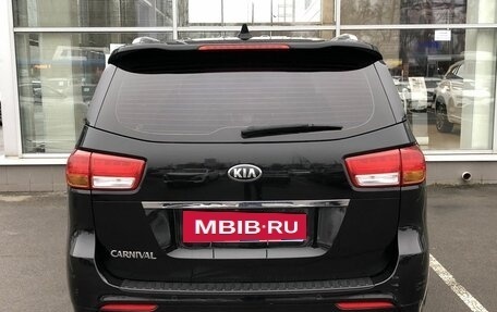 KIA Carnival III, 2017 год, 2 403 499 рублей, 6 фотография