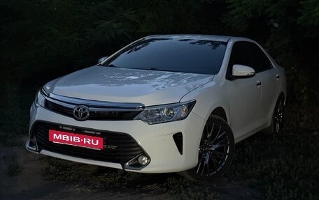 Toyota Camry, 2015 год, 2 300 000 рублей, 13 фотография