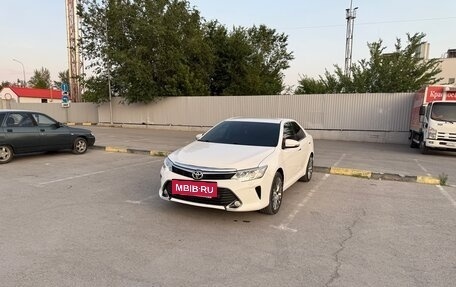 Toyota Camry, 2015 год, 2 300 000 рублей, 3 фотография