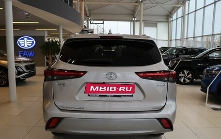 Toyota Highlander, 2025 год, 6 800 000 рублей, 4 фотография