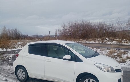 Toyota Vitz, 2013 год, 700 000 рублей, 2 фотография