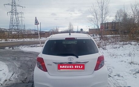 Toyota Vitz, 2013 год, 700 000 рублей, 4 фотография