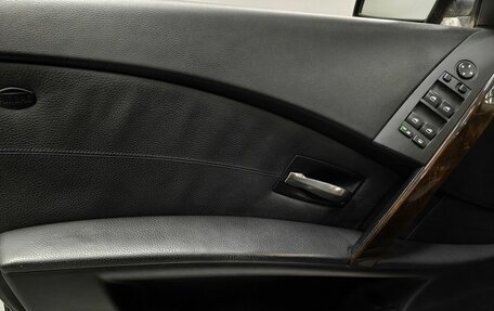 BMW 5 серия, 2006 год, 1 058 000 рублей, 15 фотография