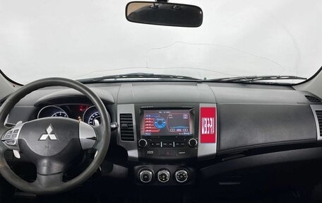 Mitsubishi Outlander III рестайлинг 3, 2010 год, 978 000 рублей, 11 фотография