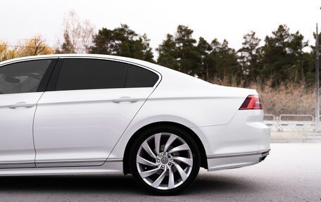 Volkswagen Passat B8 рестайлинг, 2017 год, 2 499 900 рублей, 13 фотография