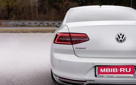 Volkswagen Passat B8 рестайлинг, 2017 год, 2 499 900 рублей, 10 фотография