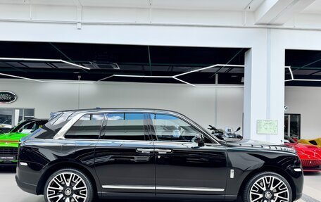 Rolls-Royce Cullinan, 2021 год, 45 000 000 рублей, 8 фотография