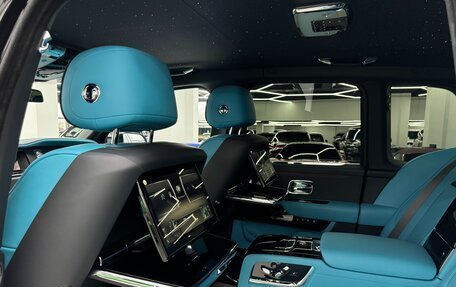 Rolls-Royce Cullinan, 2021 год, 45 000 000 рублей, 26 фотография