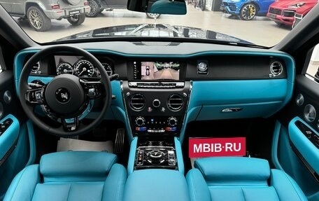 Rolls-Royce Cullinan, 2021 год, 45 000 000 рублей, 19 фотография