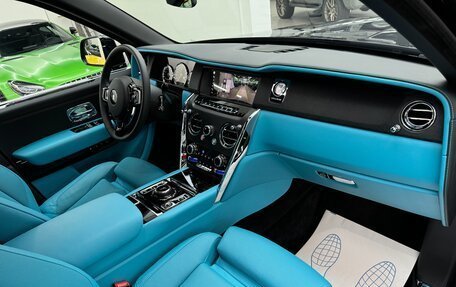 Rolls-Royce Cullinan, 2021 год, 45 000 000 рублей, 30 фотография