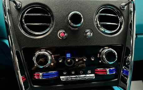 Rolls-Royce Cullinan, 2021 год, 45 000 000 рублей, 33 фотография