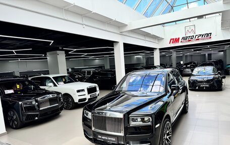 Rolls-Royce Cullinan, 2021 год, 45 000 000 рублей, 38 фотография