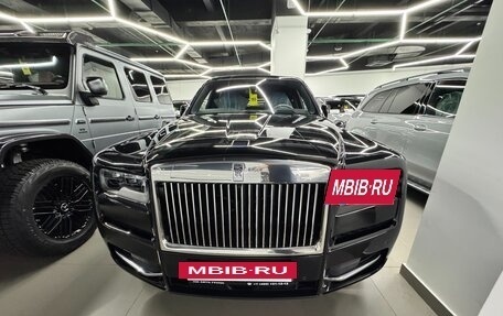 Rolls-Royce Cullinan, 2021 год, 45 000 000 рублей, 40 фотография