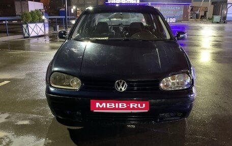 Volkswagen Golf IV, 1999 год, 160 000 рублей, 2 фотография
