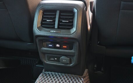 Volkswagen Tiguan II, 2020 год, 3 400 000 рублей, 33 фотография