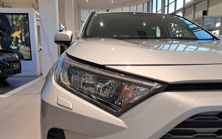 Toyota RAV4, 2021 год, 3 600 000 рублей, 21 фотография