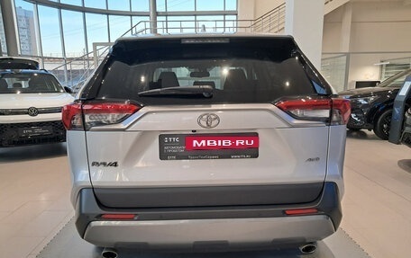 Toyota RAV4, 2021 год, 3 600 000 рублей, 10 фотография