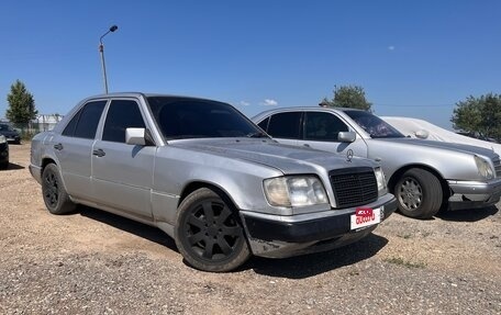 Mercedes-Benz E-Класс, 1993 год, 300 000 рублей, 4 фотография