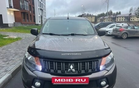 Mitsubishi L200 IV рестайлинг, 2015 год, 1 925 000 рублей, 6 фотография